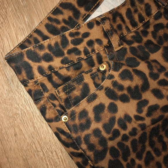 Trendy Leopard Print Jeans πππ - Picture 5 of 8